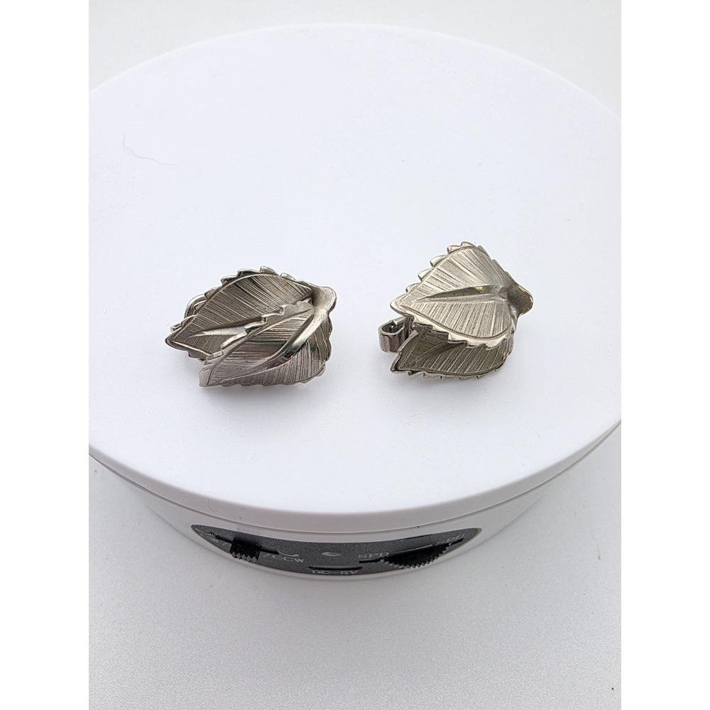 Vintage GIOVANNI Signed Earring 3D Leaf Clip-On Silver Tone FREE $HIPPING!!